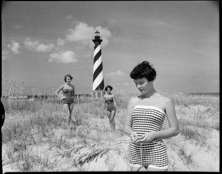 Cape Hatteras Lighthouse with female models, circa late 1940s-early 1950s