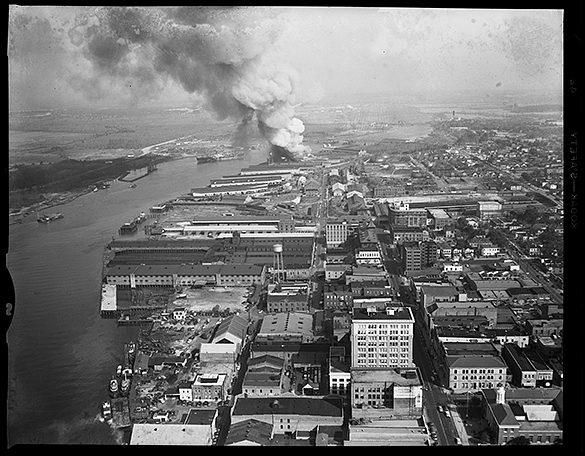 Wilmington Terminal Compay fire, with downtown Wilmington in the foreground.